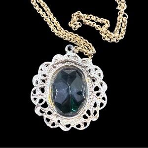 Vintage Large Green Onyx Green and Gold Pendant Necklace thick chain DISCO!